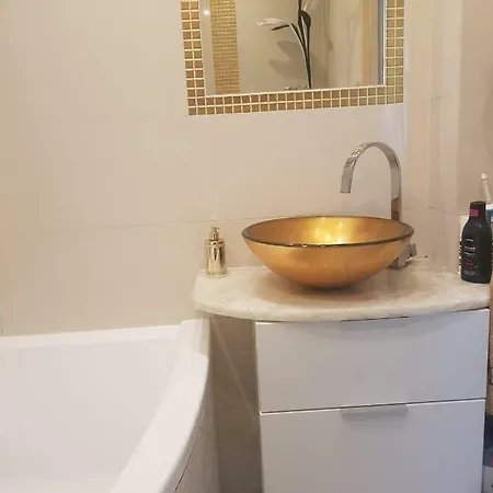 Homestay Mieszkanie W Bloku